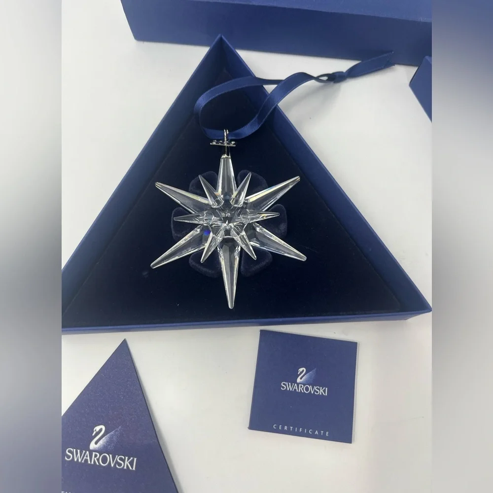SWAROVSKI Annual Christmas Ornament 2005 Rockefeller Center Star NEW